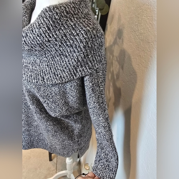 Express Women's Oversized Sweater Cowl Neck Wool Blend Sweater Size L - Picture 2 of 8